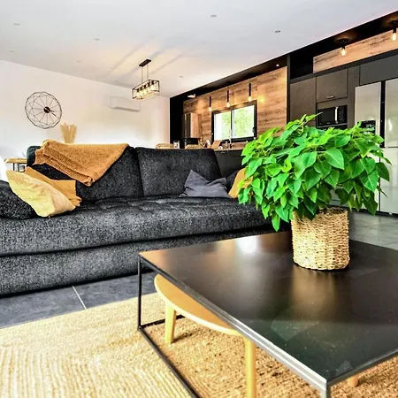 Holiday home 3 Bedroom Amazing In Montfavet Avignon