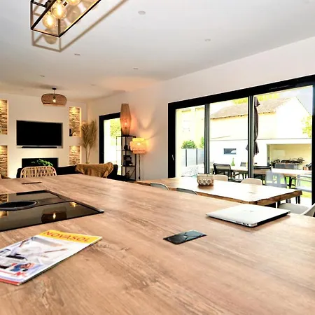 3 Bedroom Amazing In Montfavet